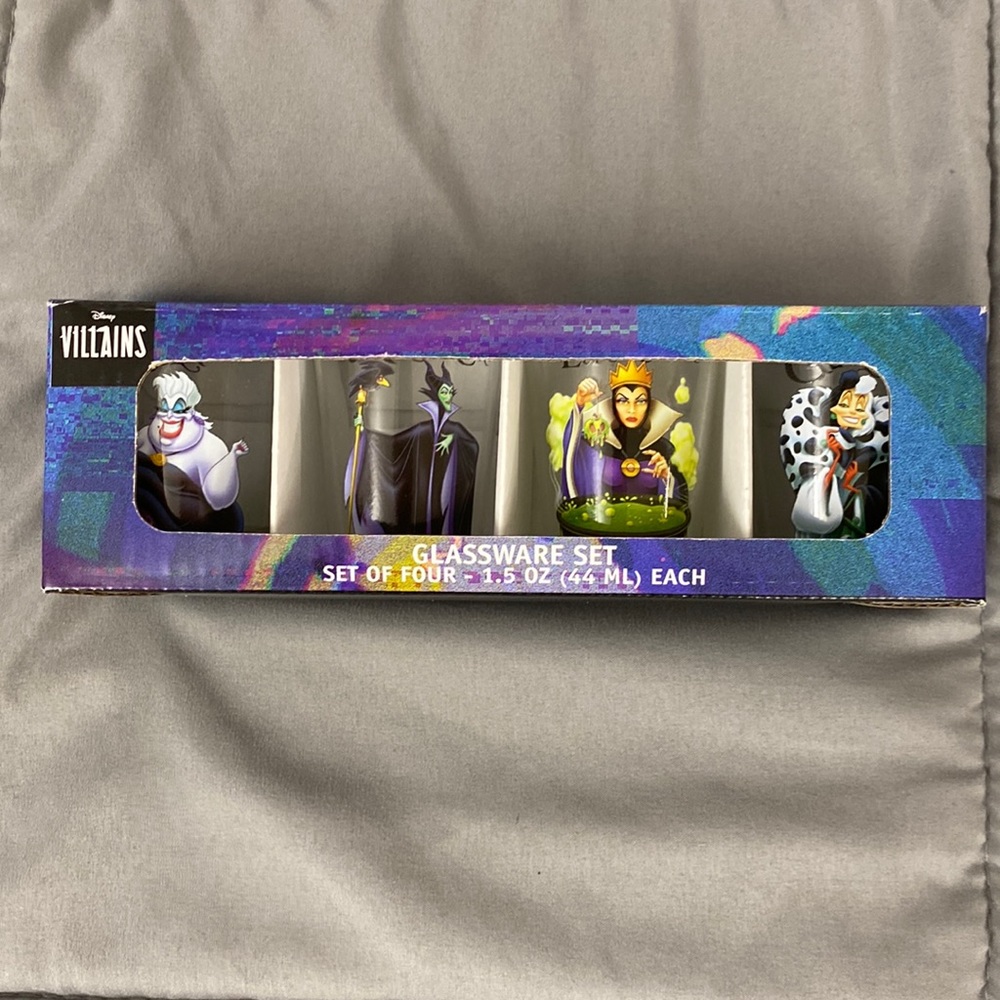 NIB Disney Villains set of 4 shot glass set
